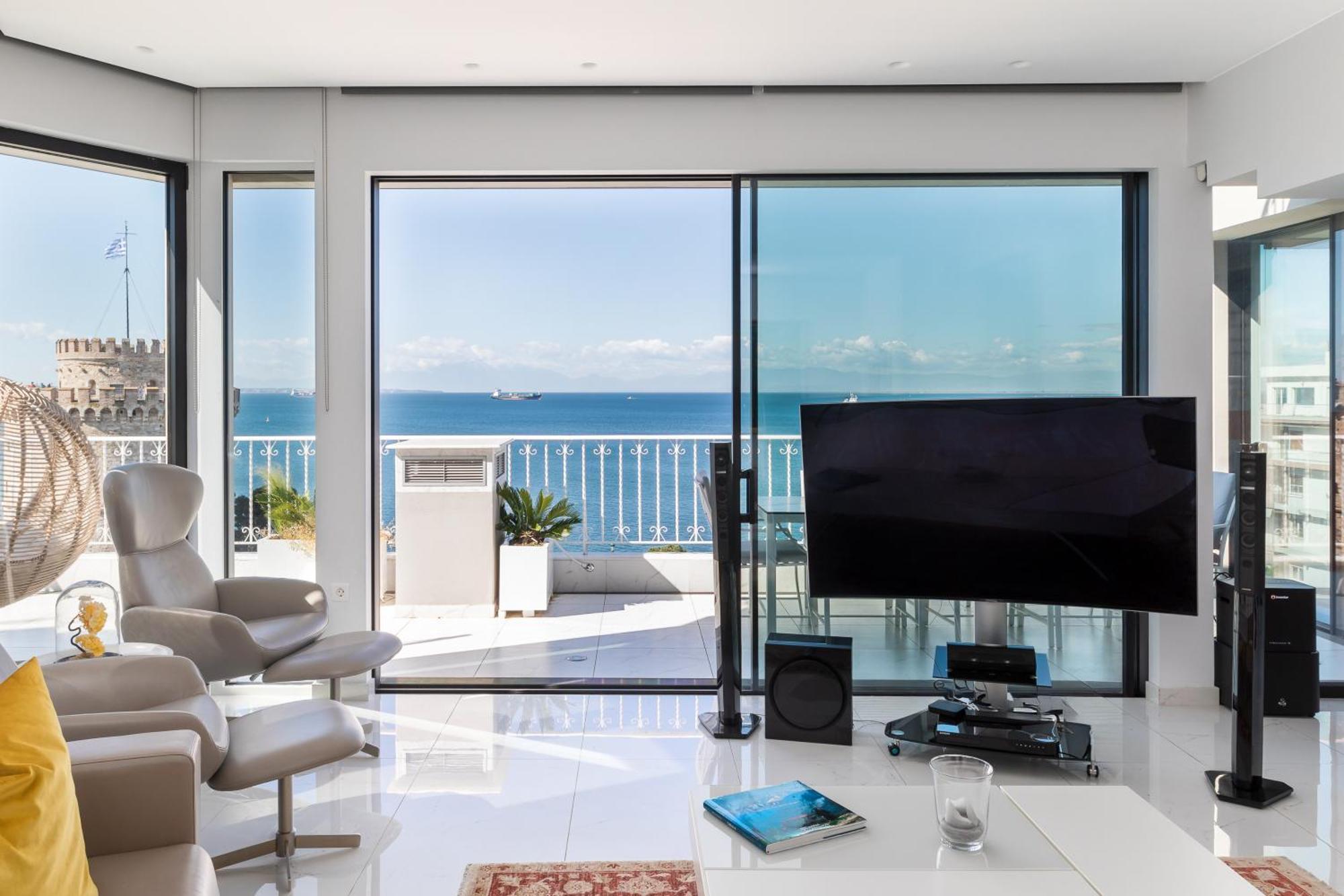 Appartement Aria, Lux Seafront Apt With White Tower View *