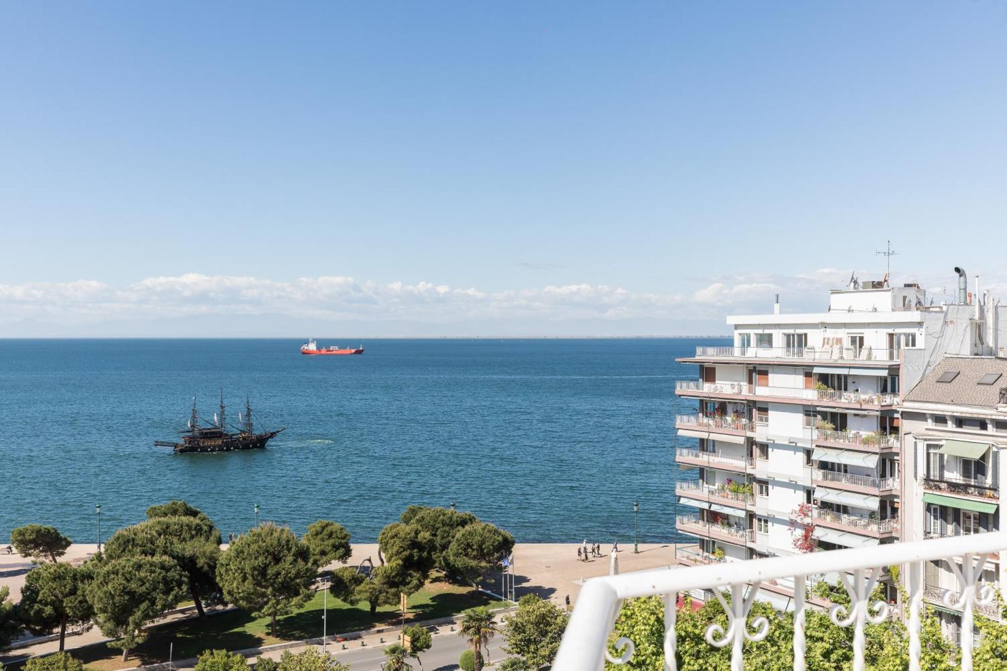 Appartement Aria, Lux Seafront Apt With White Tower View